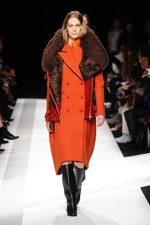 sacai 2014-15年秋冬コレクション - ボリューム感で魅せる冬のハイブリッドスタイル｜写真4