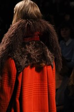 sacai 2014-15年秋冬コレクション - ボリューム感で魅せる冬のハイブリッドスタイル｜写真6