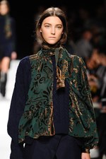 sacai 2014-15年秋冬コレクション - ボリューム感で魅せる冬のハイブリッドスタイル｜写真16