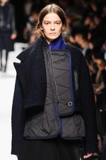 sacai 2014-15年秋冬コレクション - ボリューム感で魅せる冬のハイブリッドスタイル｜写真22