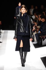 sacai 2014-15年秋冬コレクション - ボリューム感で魅せる冬のハイブリッドスタイル｜写真23