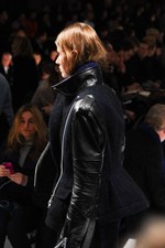 sacai 2014-15年秋冬コレクション - ボリューム感で魅せる冬のハイブリッドスタイル｜写真25
