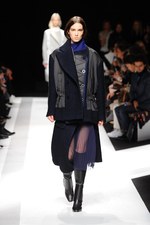 sacai 2014-15年秋冬コレクション - ボリューム感で魅せる冬のハイブリッドスタイル｜写真26