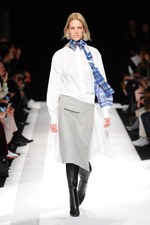 sacai 2014-15年秋冬コレクション - ボリューム感で魅せる冬のハイブリッドスタイル｜写真32