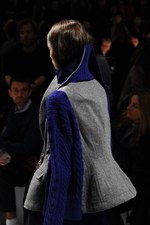 sacai 2014-15年秋冬コレクション - ボリューム感で魅せる冬のハイブリッドスタイル｜写真40