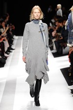 sacai 2014-15年秋冬コレクション - ボリューム感で魅せる冬のハイブリッドスタイル｜写真44