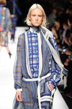 sacai 2014-15年秋冬コレクション - ボリューム感で魅せる冬のハイブリッドスタイル｜写真50