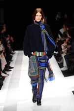 sacai 2014-15年秋冬コレクション - ボリューム感で魅せる冬のハイブリッドスタイル｜写真52