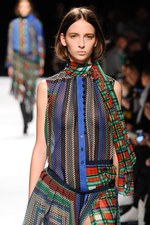 sacai 2014-15年秋冬コレクション - ボリューム感で魅せる冬のハイブリッドスタイル｜写真56