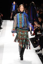 sacai 2014-15年秋冬コレクション - ボリューム感で魅せる冬のハイブリッドスタイル｜写真58