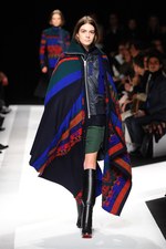 sacai 2014-15年秋冬コレクション - ボリューム感で魅せる冬のハイブリッドスタイル｜写真63