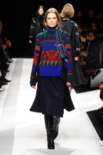 sacai 2014-15年秋冬コレクション - ボリューム感で魅せる冬のハイブリッドスタイル｜写真65