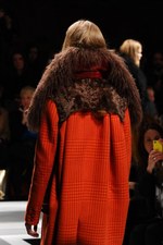 sacai 2014-15年秋冬コレクション - ボリューム感で魅せる冬のハイブリッドスタイル｜写真81