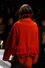 sacai 2014-15年秋冬コレクション - ボリューム感で魅せる冬のハイブリッドスタイル｜写真82