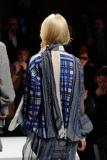 sacai 2014-15年秋冬コレクション - ボリューム感で魅せる冬のハイブリッドスタイル｜写真89