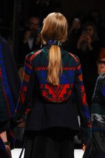 sacai 2014-15年秋冬コレクション - ボリューム感で魅せる冬のハイブリッドスタイル｜写真91