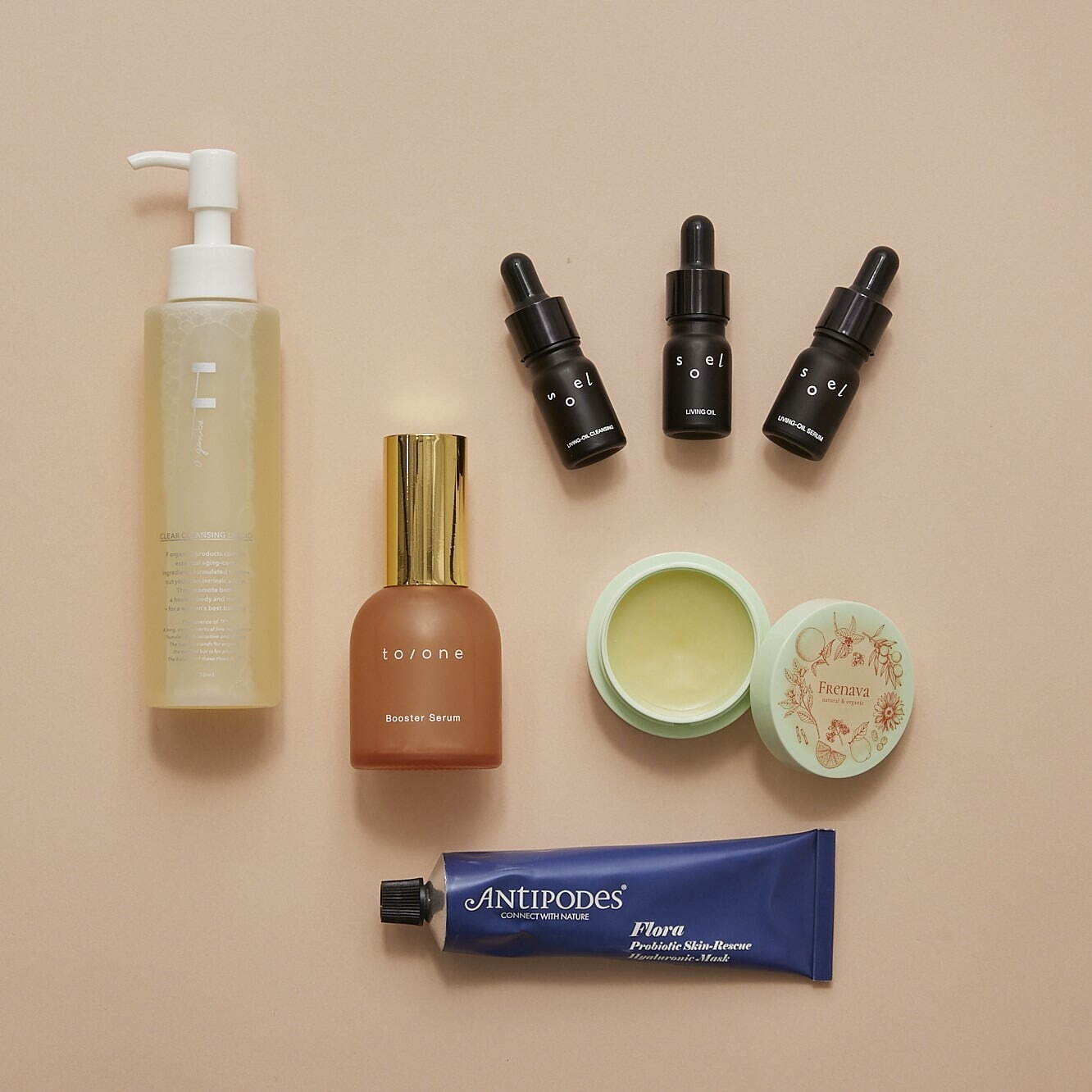 コスメキッチン(Cosme Kitchen), ファミュ(FEMMUE), ドゥーオーガニック(do organic), ザ・プロダクト(product), フレナバ ナチュラル＆オーガニック(FRENAVA natural & organic), ラ・カスタ(La CASTA), クアドリフォリオ(QUADRIFOGLIO), トーン(コスメ)(to/one), チャントアチャーム(chant a charm), オーバイエッフェ(O by F), ナチュラグラッセ(naturaglacé) オーガニックビューティブック vol.11｜写真3