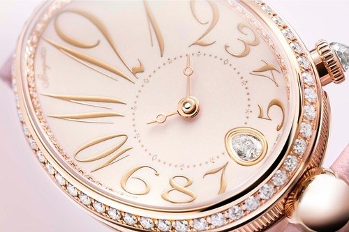 ブレゲ「クイーン・オブ・ネイプルズ」新作腕時計、淡いピンクエナメル文字盤＆ダイヤモンドを配したケース