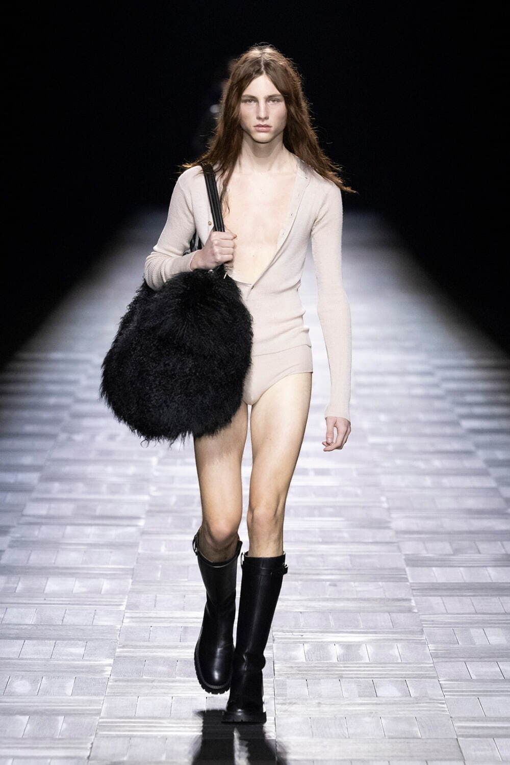 アン ドゥムルメステール(ANN DEMEULEMEESTER) 2023-24年秋冬