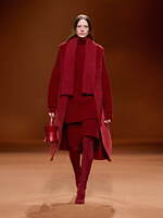 エルメス 2023-24年秋冬ウィメンズコレクション - 神秘の森、温かさに包まれて｜写真5