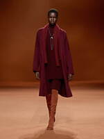 エルメス 2023-24年秋冬ウィメンズコレクション - 神秘の森、温かさに包まれて｜写真6