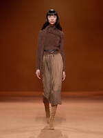 エルメス 2023-24年秋冬ウィメンズコレクション - 神秘の森、温かさに包まれて｜写真20