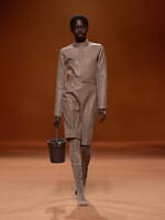 エルメス 2023-24年秋冬ウィメンズコレクション - 神秘の森、温かさに包まれて｜写真36