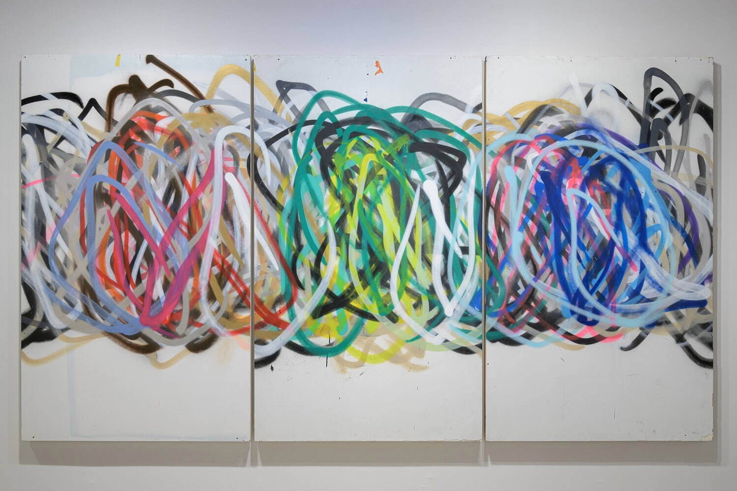 やんツー 《Untitled Drawing by a Device for “Graffiti” #13 (seen the sea)》 2022年
スプレー式アクリル塗料ドローイング・パネル　作家蔵