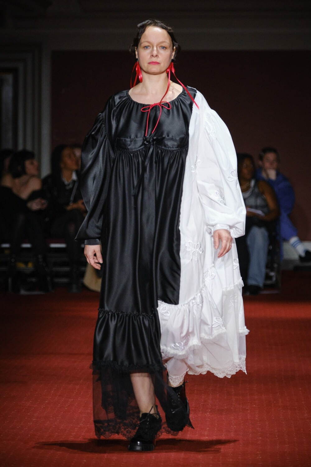 シモーネ ロシャ(SIMONE ROCHA) 2023-24年秋冬ウィメンズ&メンズコレクション  - 写真47