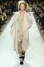クロエ(Chloé) 2014-15年秋冬コレクション - ボーホーな気分を都会の風に乗せて｜写真1
