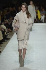 クロエ(Chloé) 2014-15年秋冬コレクション - ボーホーな気分を都会の風に乗せて｜写真19