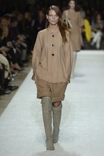 クロエ(Chloé) 2014-15年秋冬コレクション - ボーホーな気分を都会の風に乗せて｜写真21