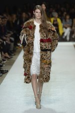 クロエ(Chloé) 2014-15年秋冬コレクション - ボーホーな気分を都会の風に乗せて｜写真29