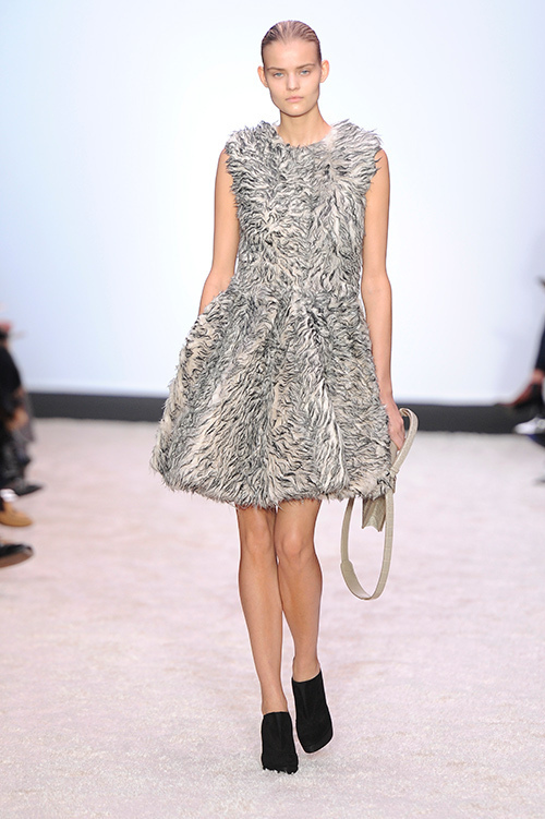 ジャンバティスタ ヴァリ(GiAMBATTiSTA VALLi) 2014-15年秋冬ウィメンズコレクション  - 写真2