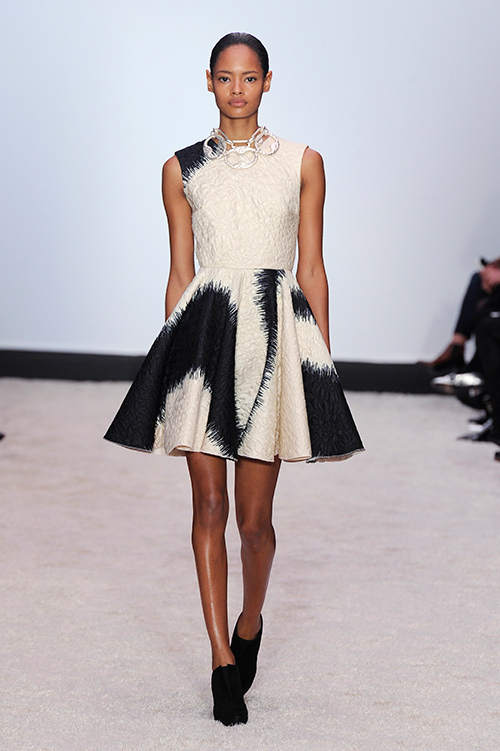 ジャンバティスタ ヴァリ(GiAMBATTiSTA VALLi) 2014-15年秋冬ウィメンズコレクション  - 写真14