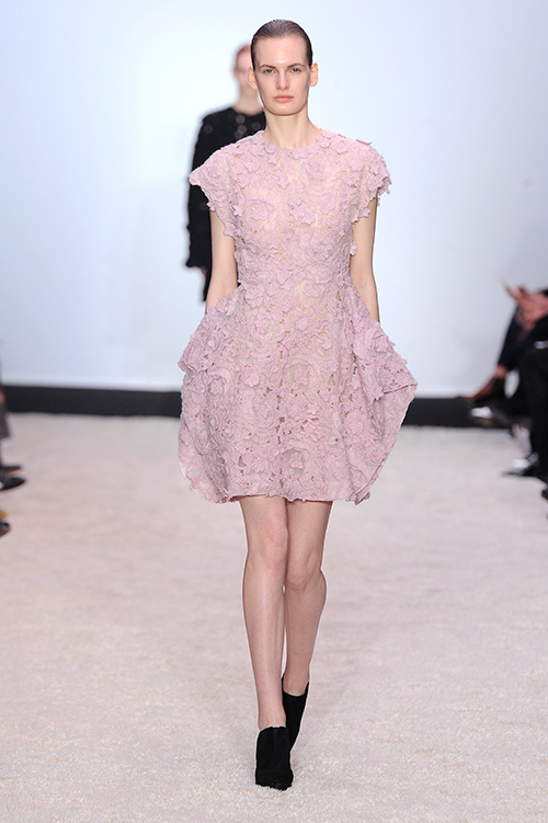 ジャンバティスタ ヴァリ(GiAMBATTiSTA VALLi) 2014-15年秋冬ウィメンズコレクション  - 写真25