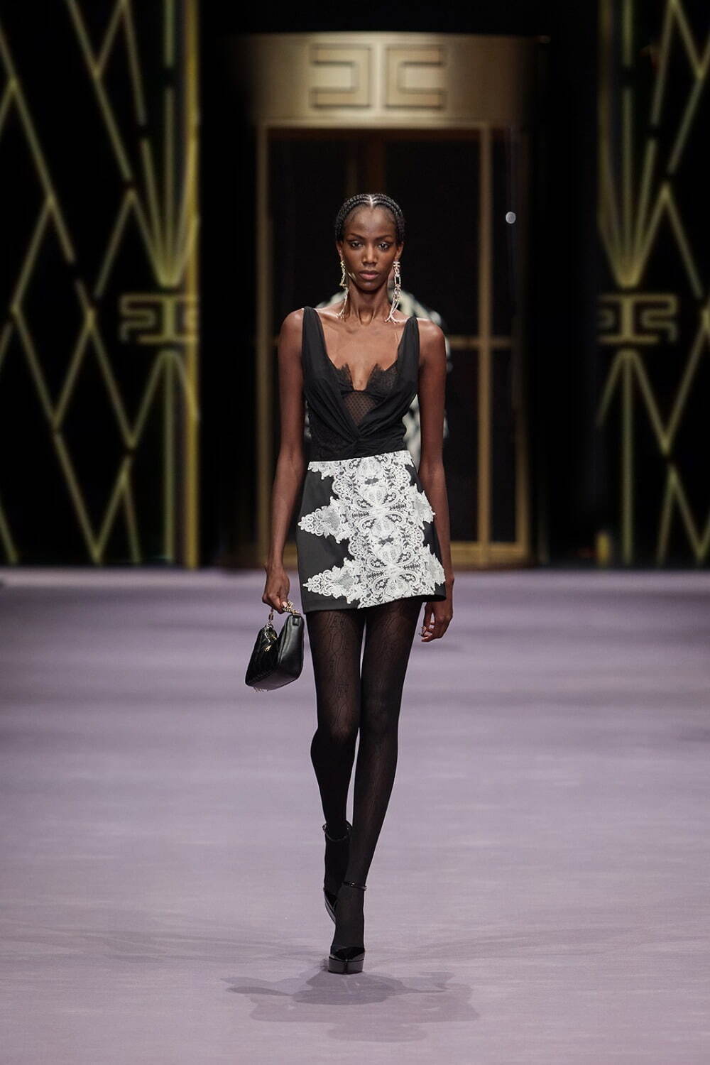 エリザベッタ フランキ(ELISABETTA FRANCHI) 2023-24年秋冬