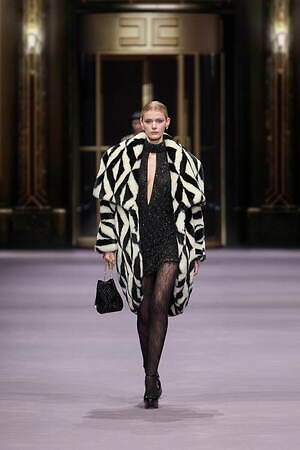 エリザベッタ フランキ(ELISABETTA FRANCHI) 2023-24年秋冬ウィメンズコレクション  - 写真45