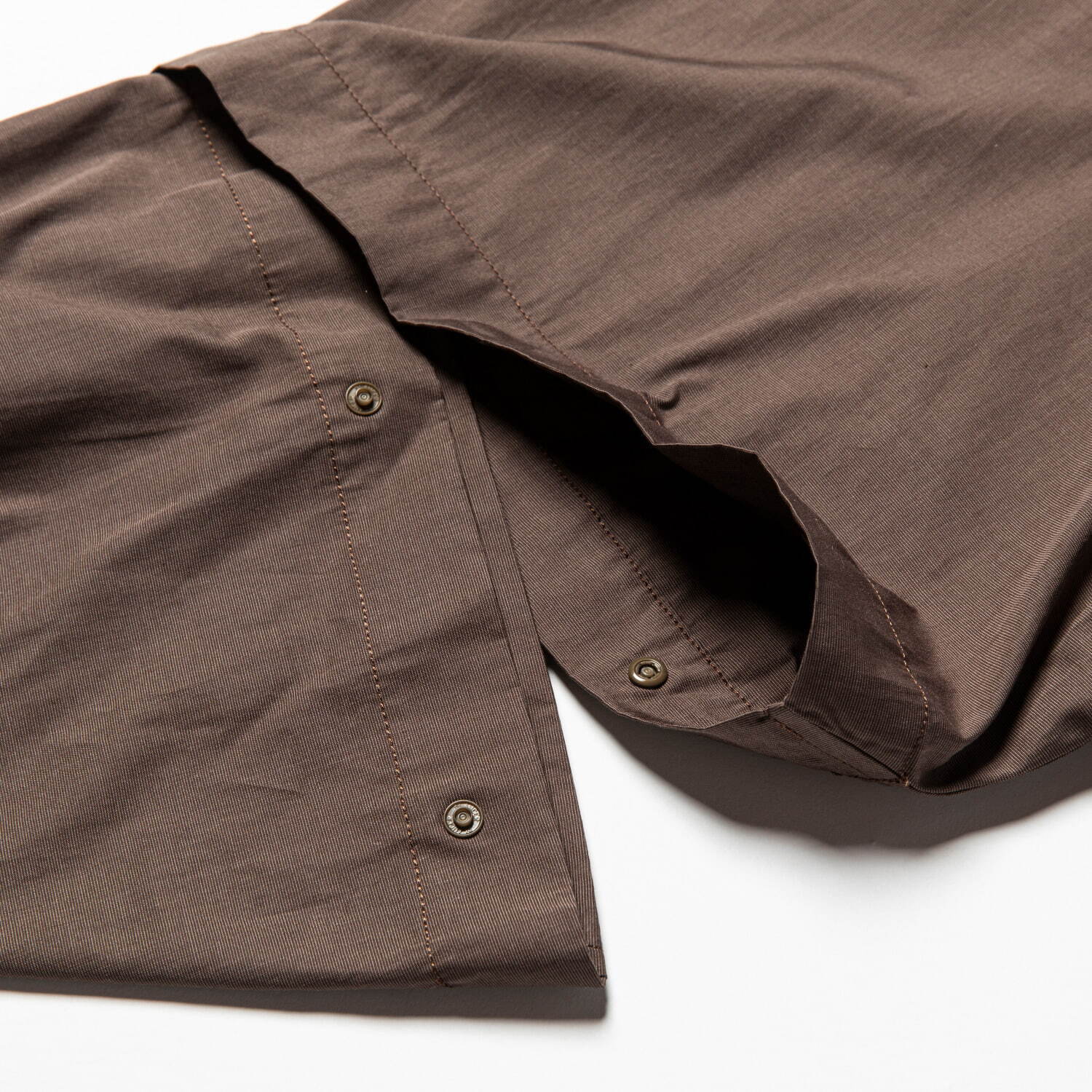 ミーンズワイル新作2WAYシャツ、取り外し可能な袖パーツ＆撥水透湿の機能性素材で｜写真36