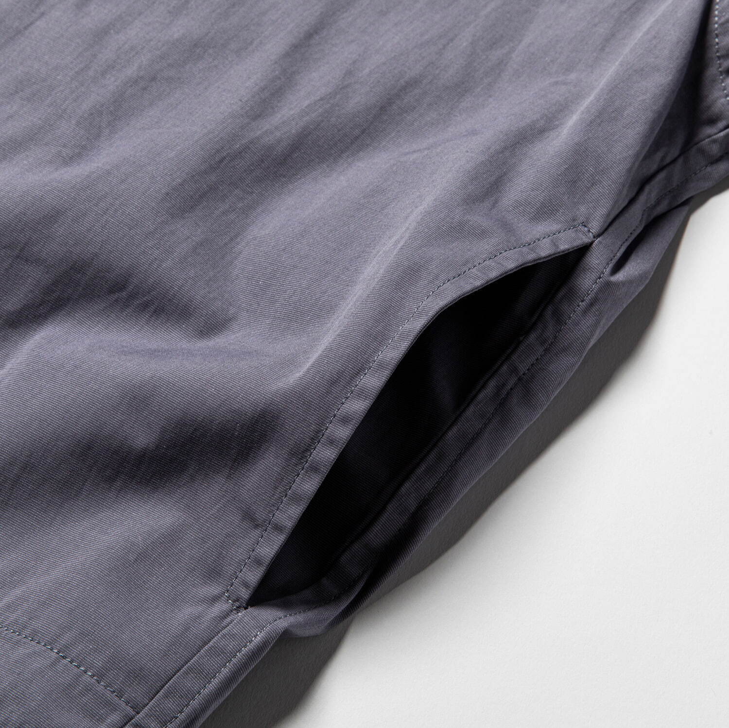 ミーンズワイル新作2WAYシャツ、取り外し可能な袖パーツ＆撥水透湿の機能性素材で｜写真29