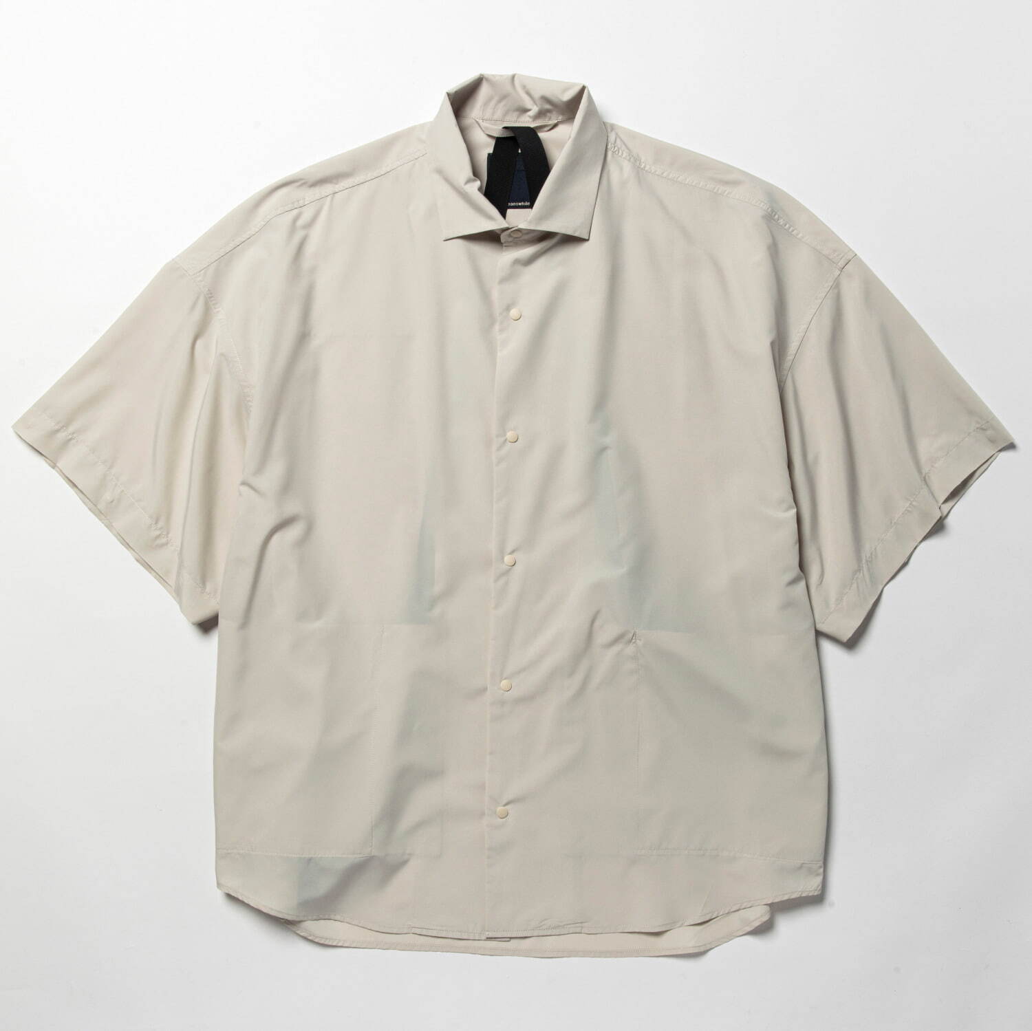 ミーンズワイル新作2WAYシャツ、取り外し可能な袖パーツ＆撥水透湿の機能性素材で｜写真15