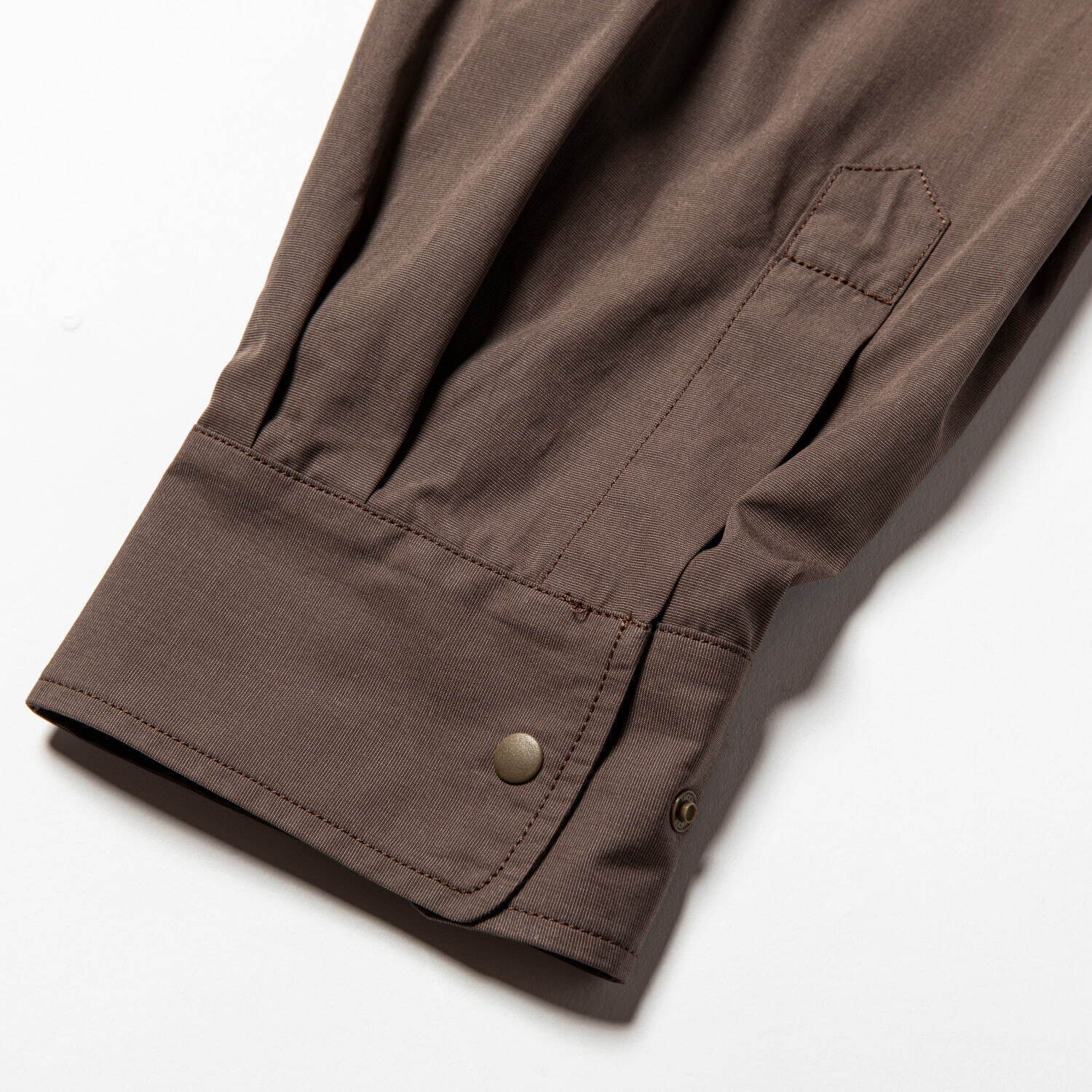 ミーンズワイル新作2WAYシャツ、取り外し可能な袖パーツ＆撥水透湿の機能性素材で｜写真37