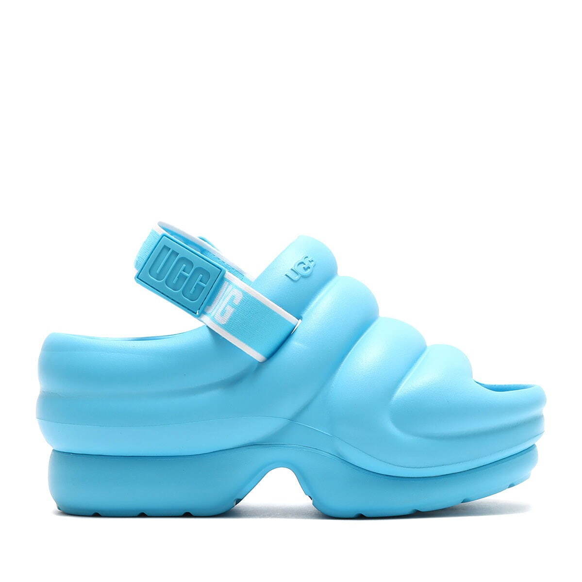 UGG×アトモス“ぷっくり”フォルムの新作サンダル、約7.6cmのウェッジヒール＆快適な履き心地｜写真43