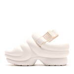 UGG×アトモス“ぷっくり”フォルムの新作サンダル、約7.6cmのウェッジヒール＆快適な履き心地｜写真20