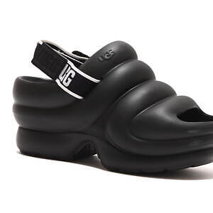 UGG×アトモス“ぷっくり”フォルムの新作サンダル、約7.6cmのウェッジヒール&快適な履き心地|写真16