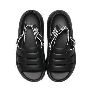 UGG×アトモス“ぷっくり”フォルムの新作サンダル、約7.6cmのウェッジヒール&快適な履き心地|写真72