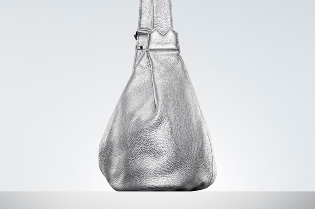  ディスコード ヨウジヤマモト新作、ギャバジン仕様の巾着バッグ&“口金ポケット付きトートなど