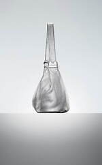 ディスコード ヨウジヤマモト新作、ギャバジン仕様の巾着バッグ&“口金ポケット付きトートなど｜写真4