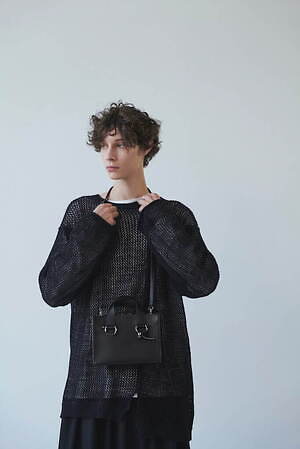 ディスコード ヨウジヤマモト新作、ギャバジン仕様の巾着バッグ&“口金ポケット付きトートなど｜写真9