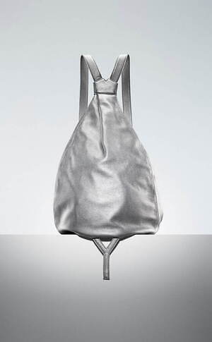 ディスコード ヨウジヤマモト新作、ギャバジン仕様の巾着バッグ&“口金ポケット付きトートなど｜写真6